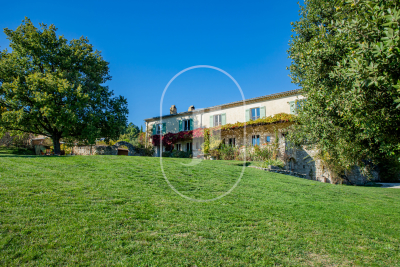 Maison à vendre à SALLES SOUS BOIS  - 17 pièces - 493 m² 