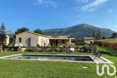 Maison à vendre à LA ROQUE-ESCLAPON  - 5 pièces - 155 m² 