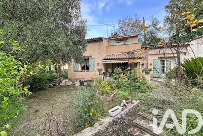 Maison à vendre à CHATEAUNEUF-GRASSE  - 5 pièces - 115 m² 