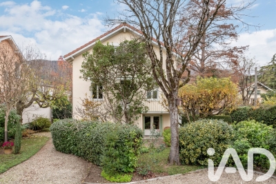 Maison à vendre à LA TRONCHE  - 6 pièces - 133 m² 