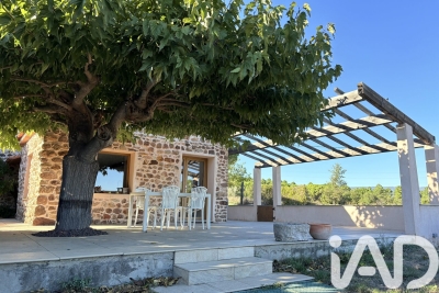 Maison à vendre à BAGNOLS-EN-FORÊT  - 4 pièces - 142 m² 