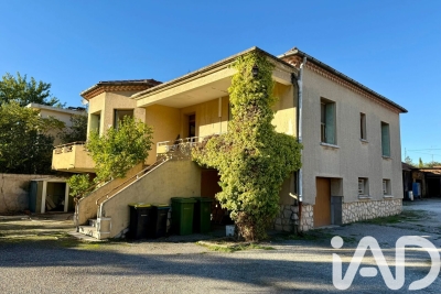 Maison à vendre à SORGUES Chaffunes - 7 pièces - 126 m² 
