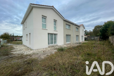 Maison à vendre à ST-JEAN-D'ILLAC Saumos - 3 pièces - 73 m² 