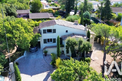 Maison à vendre à PUGET-SUR-ARGENS  - 7 pièces - 180 m² 