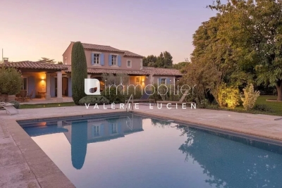 Maison à vendre à ST-RÉMY-DE-PROVENCE  - 5 pièces - 300 m² 