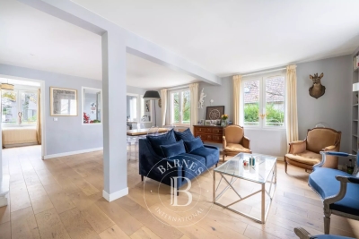 House for sale in LE CHESNAY-ROCQUENCOURT  - 7 rooms - 163 m² 