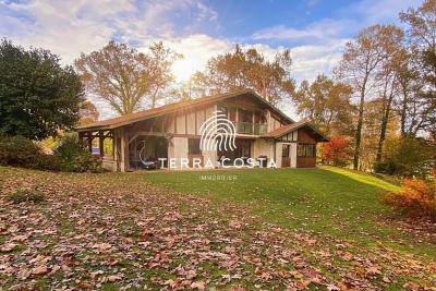 Maison à vendre à SAUBION  - 4 pièces - 192 m² 