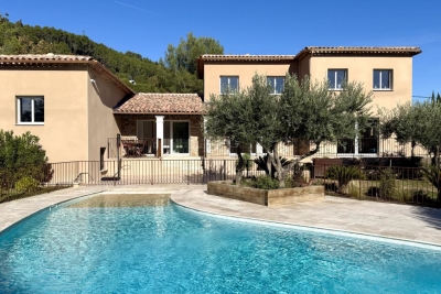 Maison à vendre à LA MOTTE  - 8 pièces - 210 m² 