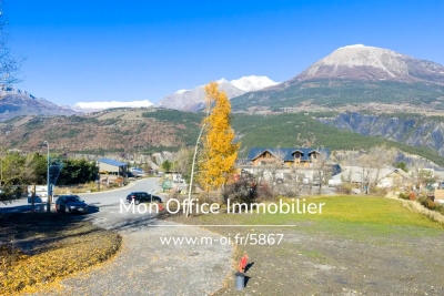 terrain &agrave; vendre &agrave; CROTS  - 5 pi&egrave;ces - 642 m&sup2; 