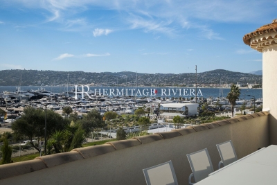 Maison à louer à CAP D'ANTIBES  - 7 pièces - 341 m² 