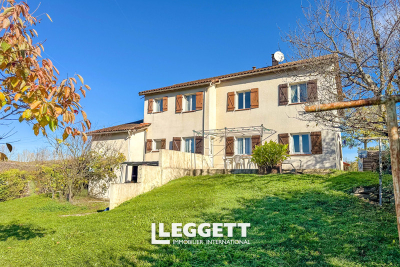 Maison &agrave; vendre &agrave; MONTCUQ-EN-QUERCY-BLANC  - 7 pi&egrave;ces - 180 m&sup2; 