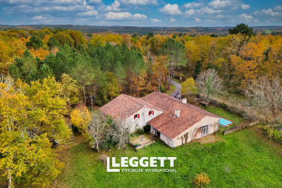 Maison &agrave; vendre &agrave; ST JEAN D ATAUX  - 7 pi&egrave;ces - 272 m&sup2; 