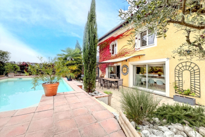 Maison &agrave; vendre &agrave; BRISON-ST-INNOCENT  - 8 pi&egrave;ces - 310 m&sup2; 