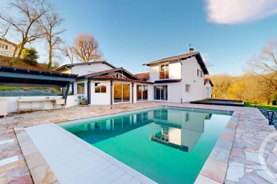 Maison &agrave; vendre &agrave; URCUIT  - 10 pi&egrave;ces - 295 m&sup2; 