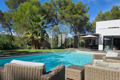 Maison &agrave; vendre &agrave; NÎMES Camplanier - 6 pi&egrave;ces - 200 m&sup2; 