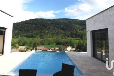 Maison à vendre à VILLEVOCANCE  - 6 pièces - 212 m² 