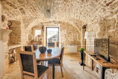 Maison à vendre à UZÈS  - 7 pièces - 164 m² 