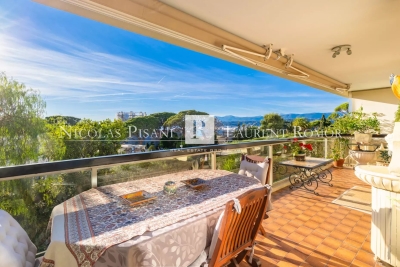 Apartment for sale in NICE Cimiez - 4 rooms - 96 m² 