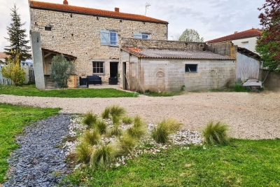 Maison à vendre à ANGLIERS  - 9 pièces - 220 m² 