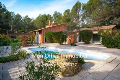 Maison à vendre à LAMBESC  - 5 pièces - 212 m² 