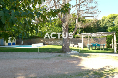 Maison &agrave; vendre &agrave; SALON-DE-PROVENCE Vaufreges-Leon Lachamp - 6 pi&egrave;ces - 214 m&sup2; 