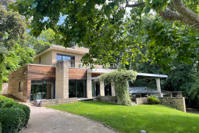 Maison &agrave; vendre &agrave; VILLENEUVE-LÈS-AVIGNON  - 10 pi&egrave;ces - 293 m&sup2; 