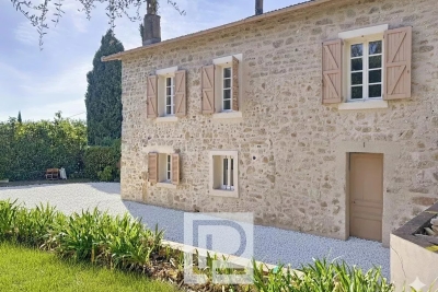 House for sale in GRASSE Cimiez - 8 rooms - 215 m² 