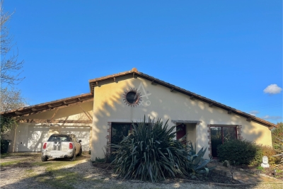 Maison à vendre à ST DENIS LA CHEVASSE  - 6 pièces - 178 m² 