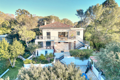 Maison à vendre à ST-RAPHAËL  - 8 pièces - 189 m² 