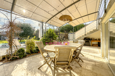 Maison &agrave; vendre &agrave; L'ISLE-SUR-LA-SORGUE  - 6 pi&egrave;ces - 162 m&sup2; 