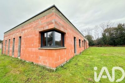 Maison à vendre à VENDAYS-MONTALIVET  - 4 pièces - 125 m² 