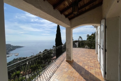 Maison &agrave; vendre &agrave; THÉOULE-SUR-MER  - 7 pi&egrave;ces - 231 m&sup2; 