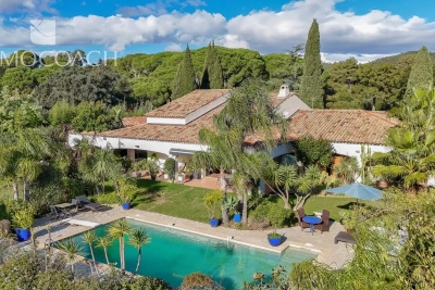 Maison à vendre à LA LONDE-LES-MAURES  - 6 pièces - 281 m² 