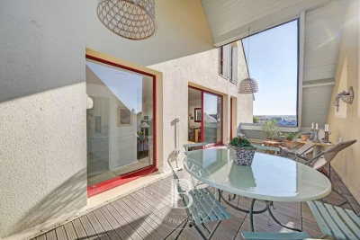 House for sale in VERSAILLES  - 6 rooms - 155 m&sup2; 