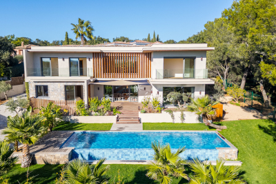 Maison &agrave; vendre &agrave; ST-RAPHAËL  - 7 pi&egrave;ces - 242 m&sup2; 