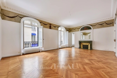 Appartement à louer à PARIS 4EME  - 6 pièces - 172 m² 