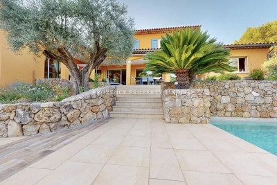 Maison à vendre à LORGUES   - 308 m² 