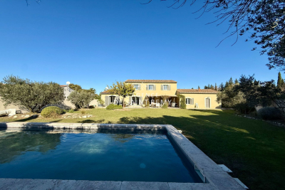 Maison à vendre à ST-RÉMY-DE-PROVENCE  - 2 pièces - 174 m² 