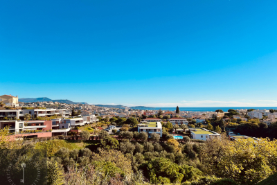 Appartement à vendre à ST-LAURENT-DU-VAR  - 4 pièces - 91 m² 