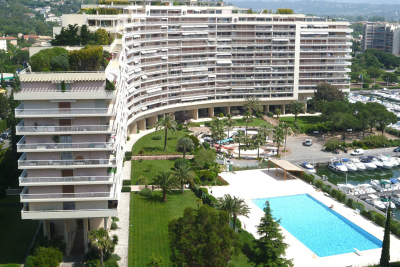 Appartement &agrave; vendre residence avec piscine mandelieu la napoule 