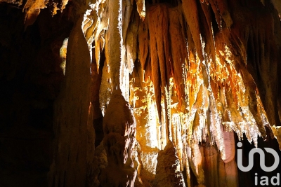 Maison à vendre à ST REMEZE  - 10 pièces - 200 m² 