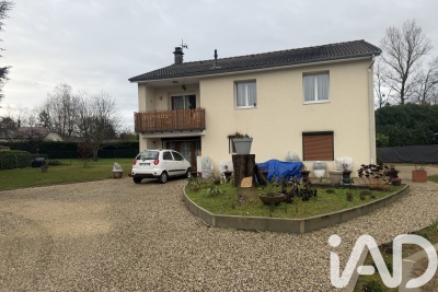 Maison à vendre à ST-VICTOR-DE-MORESTEL  - 5 pièces - 165 m² 