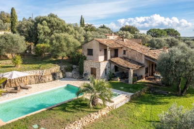 Maison &agrave; vendre &agrave; TOURRETTES-SUR-LOUP  - 4 pi&egrave;ces - 217 m&sup2; 