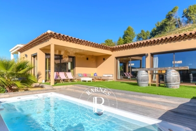 Maison &agrave; vendre &agrave; LE CASTELLET  - 6 pi&egrave;ces - 330 m&sup2; 