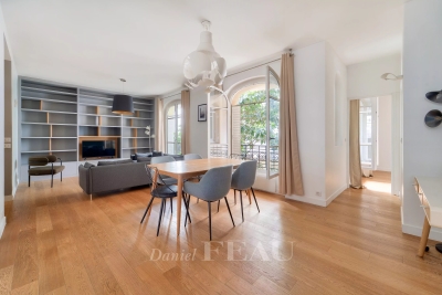 Appartement à louer à PARIS 7EME  - 4 pièces - 90 m² 