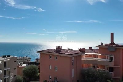 Apartment for sale in BEAUSOLEIL Gabelle-Courcettes-Les Clos - 1 rooms - 33 m&sup2; 