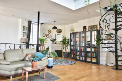 Appartement &agrave; louer &agrave; BORDEAUX  - 3 pi&egrave;ces - 118 m&sup2; 