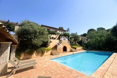 House for sale in PLAN-DE-LA-TOUR  - 7 rooms - 185 m² 