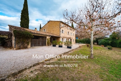 Maison à vendre à ROUSSILLON  - 10 pièces - 255 m² 