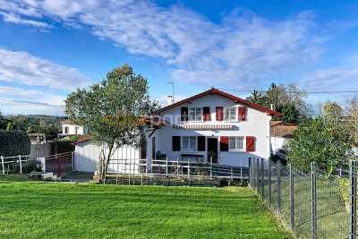 Maison &agrave; vendre &agrave; VILLEFRANQUE  - 8 pi&egrave;ces - 211 m&sup2; 